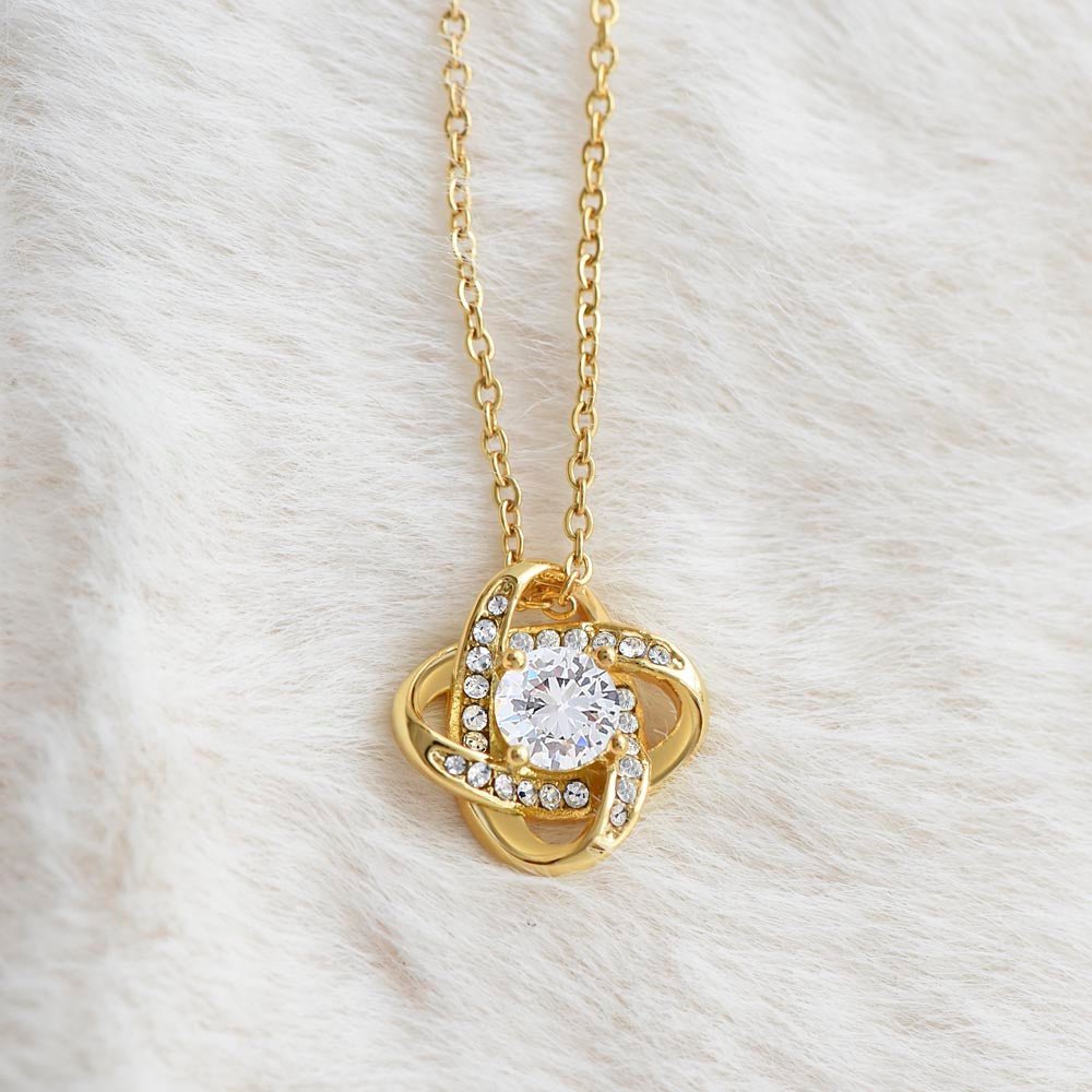 Rozenbox met een liefdeketting voor mama
