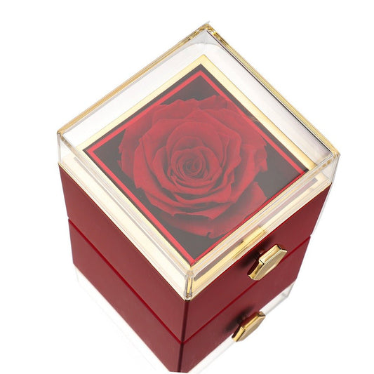 Rozenbox met een hartjesketting