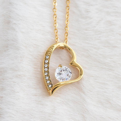 Rozenbox met een hartketting voor je schat