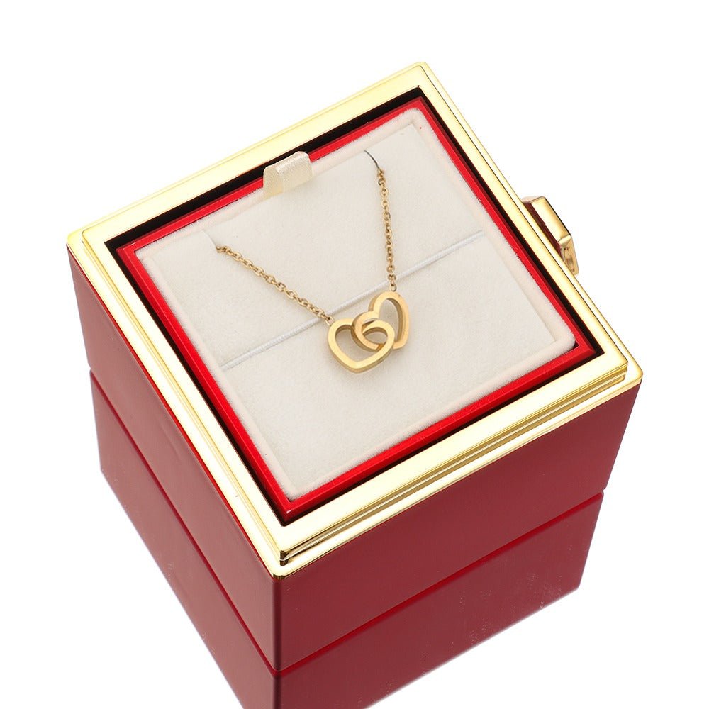 Rozenbox met een hartjesketting