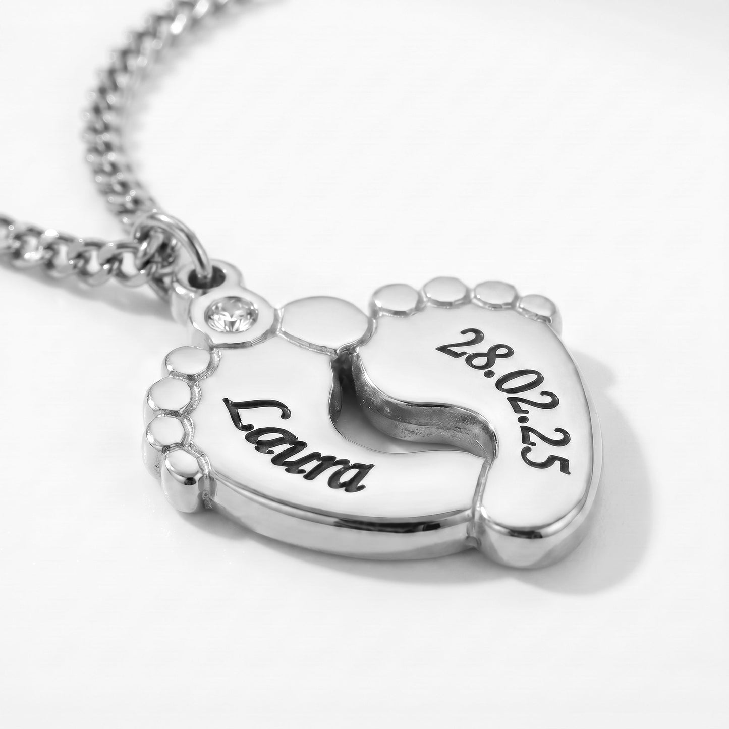 Ketting met babyvoetjes en gravure