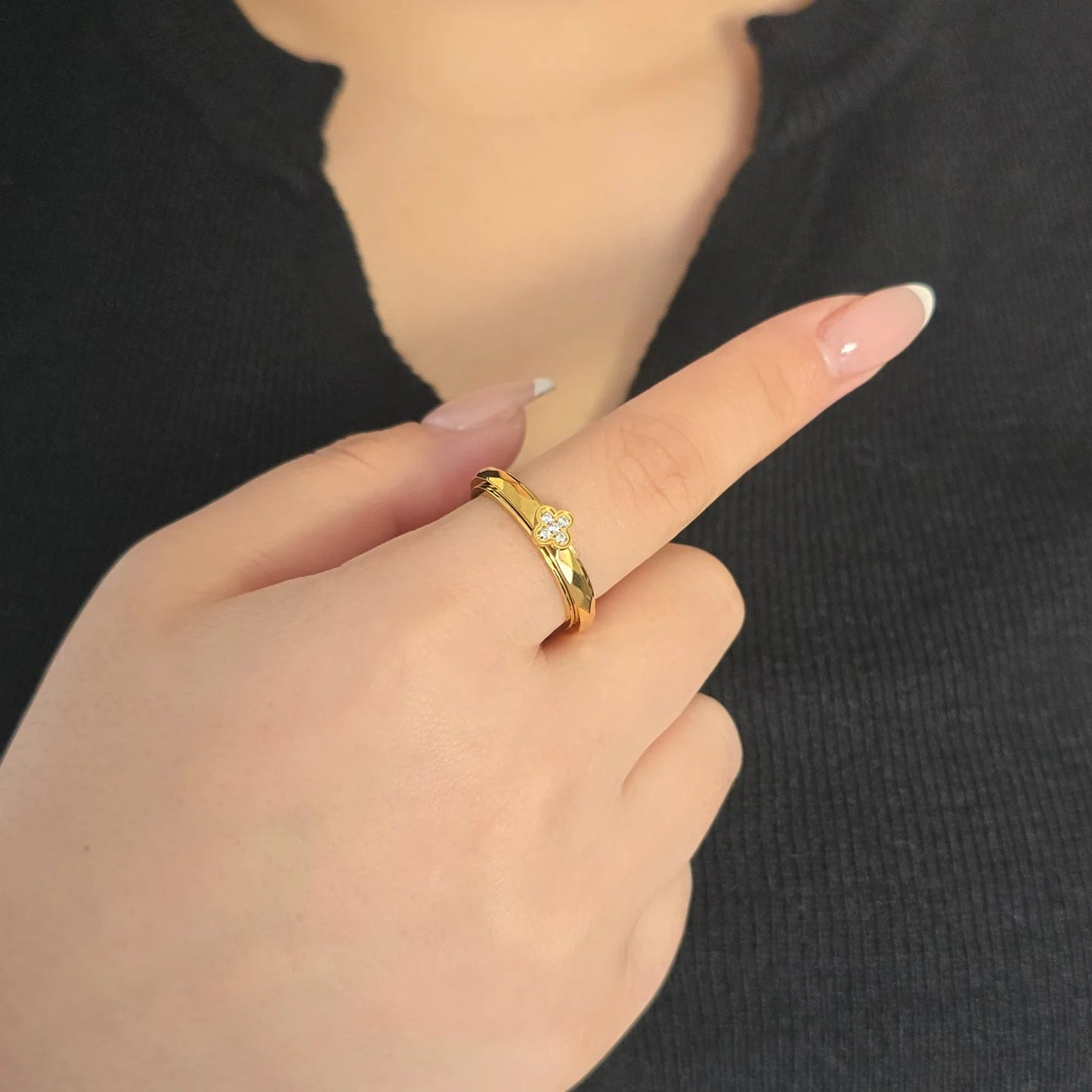 Clover Ring