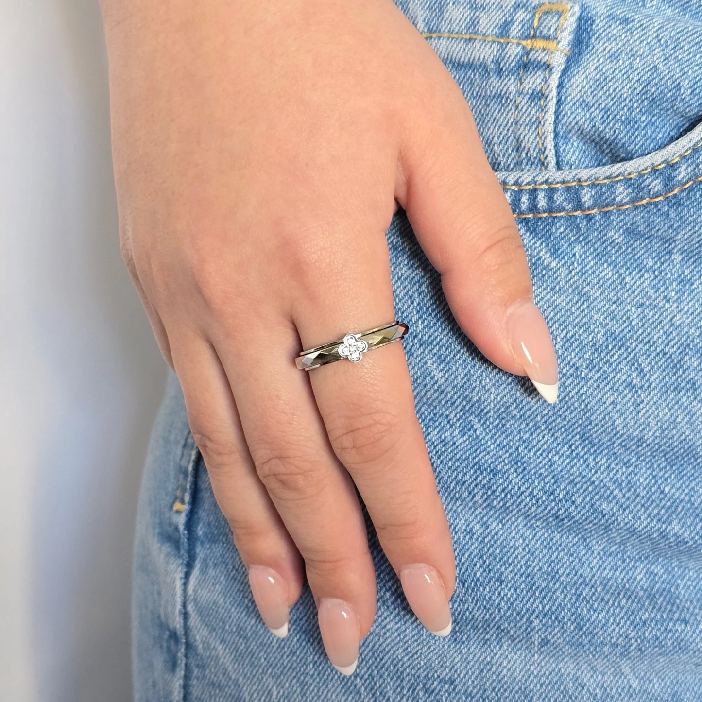 Clover Ring